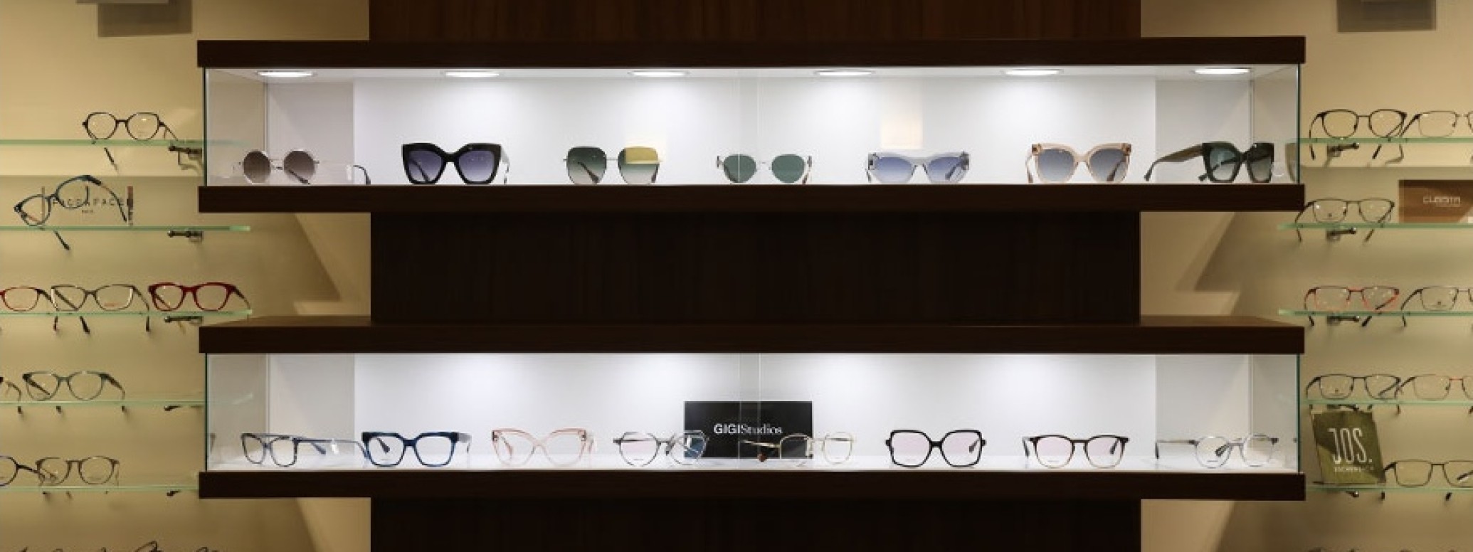 Brillenwand Klockau Optik
